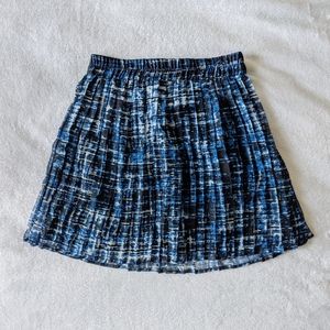 Black, Blue, and White Pattern Pleated Mini Skirt